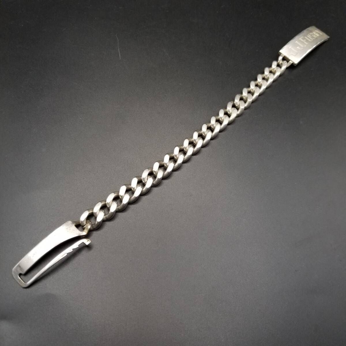 シルバートーン 重厚感