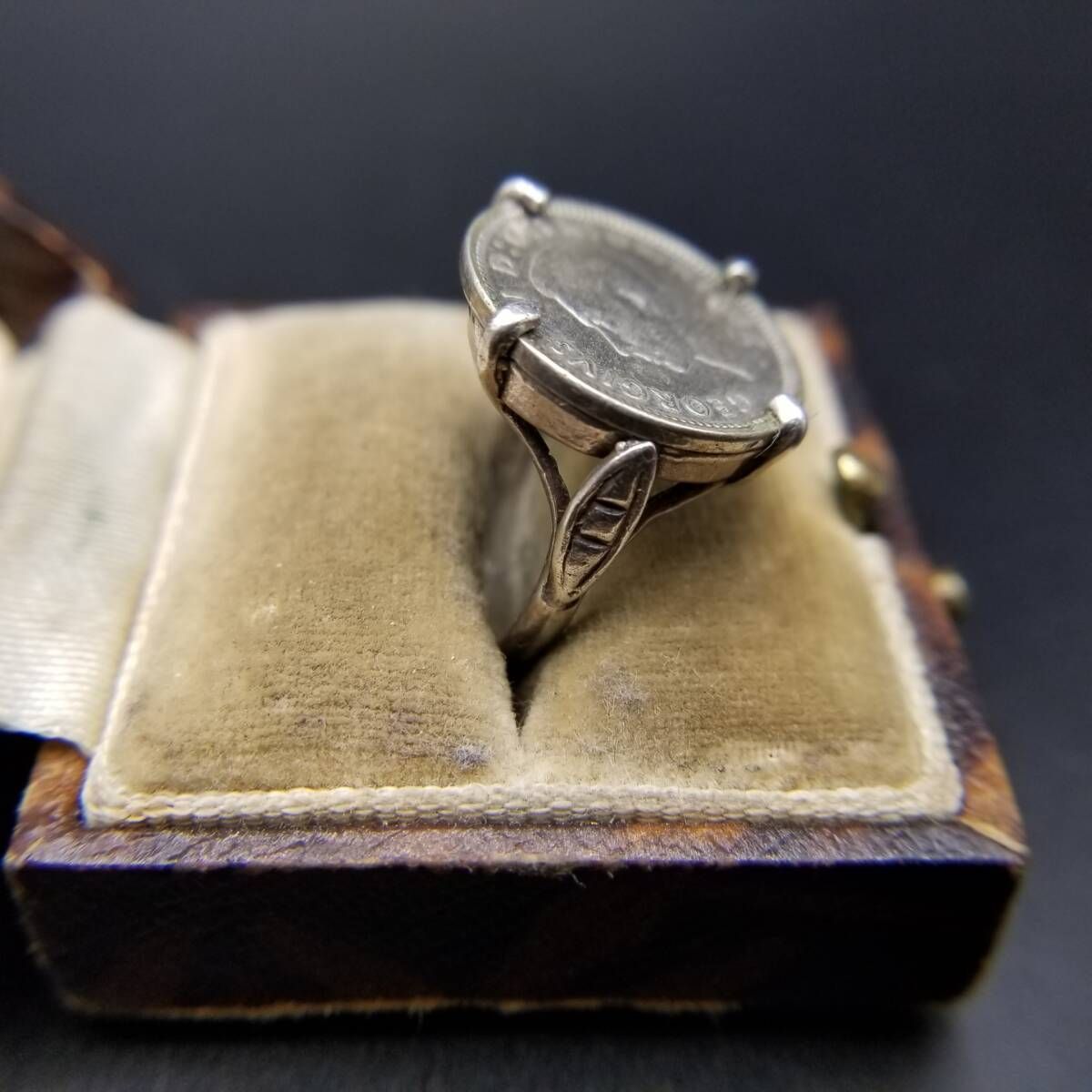 Georgivs VI コインモチーフ 925 シルバー ヴィンテージ リング 銀 指輪 クラシカル 存在感 ソブリンリング 国王ジョージ6世  Y24-R① セカンドグレード １ソブリン 金貨 ジョージ６世 戴冠記念 イギリス 1937年 PF67 CAMEO NGC｜イギリス｜世界のレア・ アンティークコイン ...