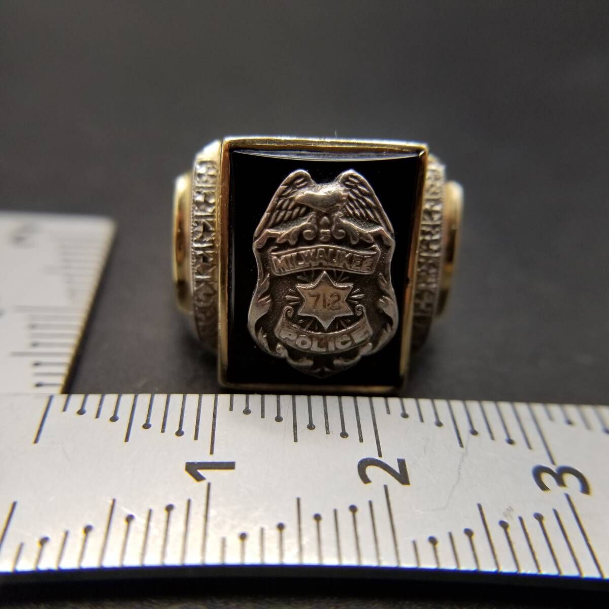 イエローゴールド