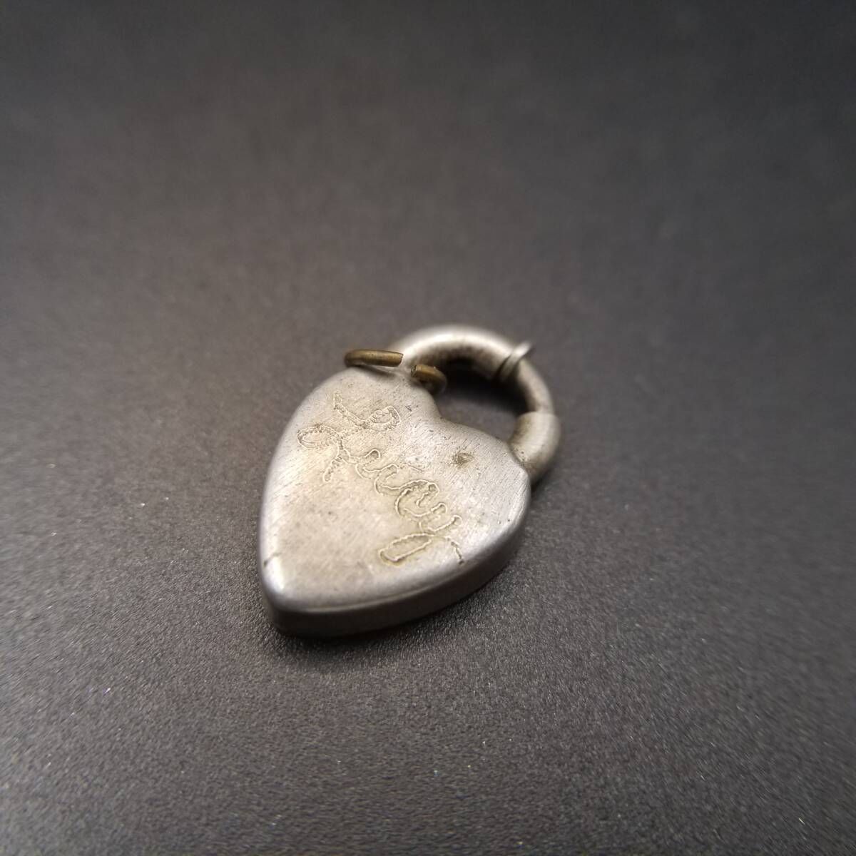 WWII期 ヴィンテージ ハートの南京錠 チャーム 925 シルバー