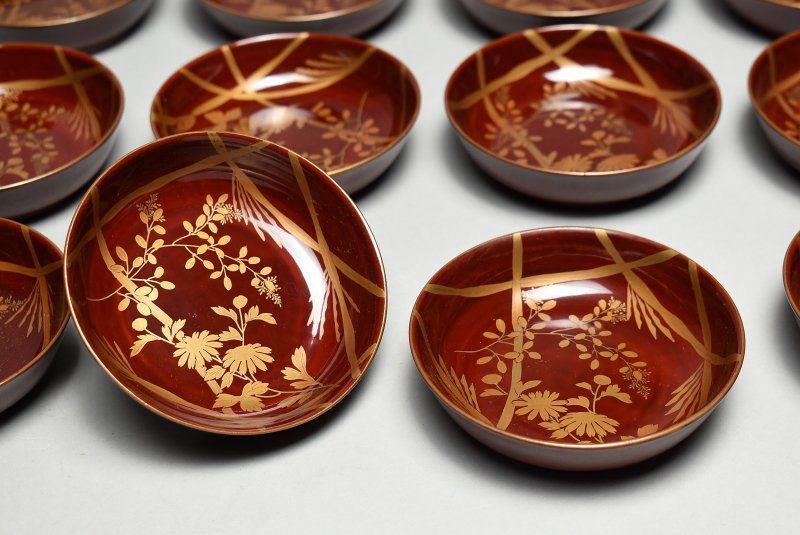 蔵A 5083 木製溜塗 蒔絵花図 木皿 菓子皿 二十枚