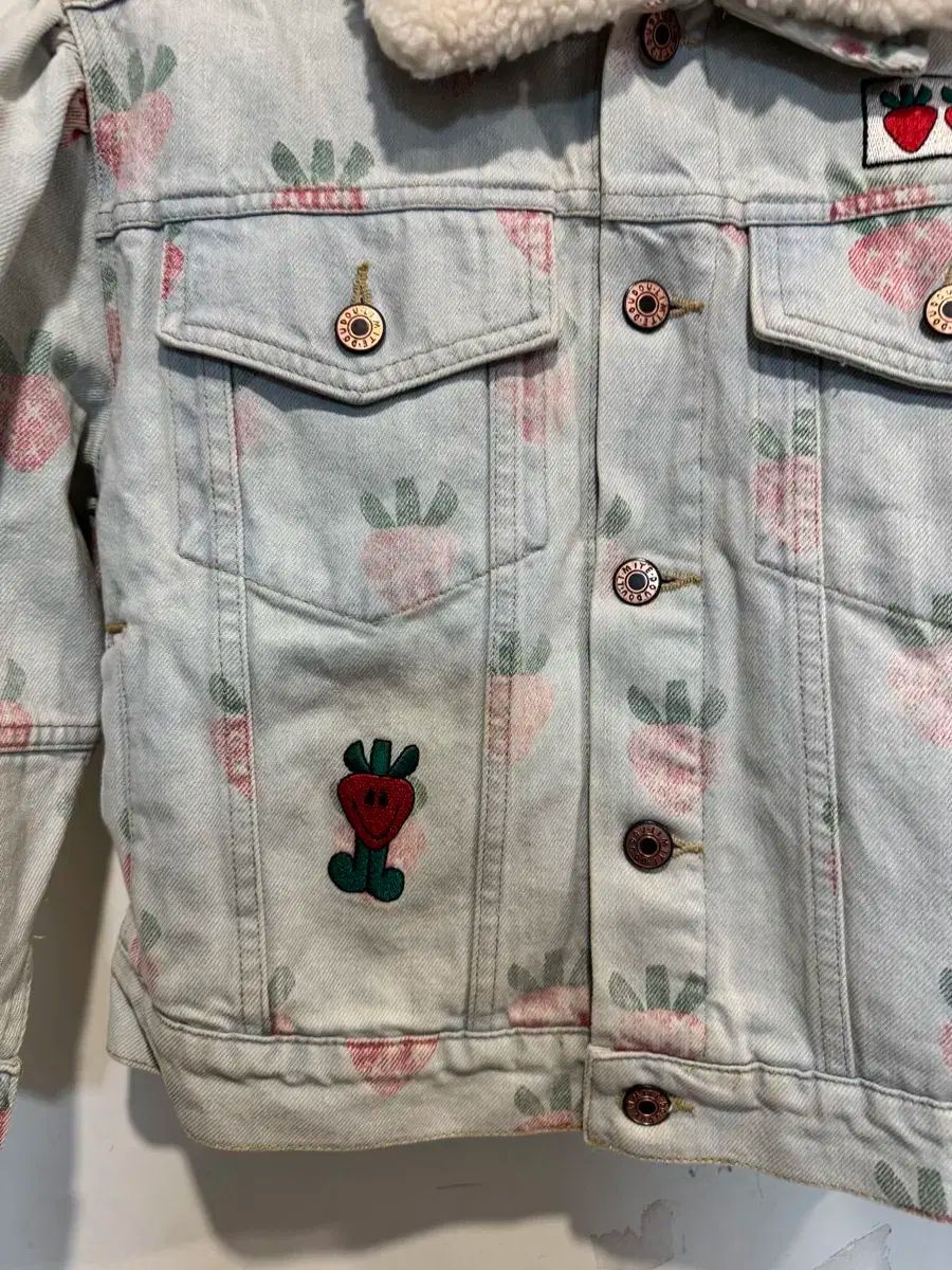 デニムジャケット リミテドゥドゥ いちご 公式通販 ファー M 出品 レディース EAST MANUFACTURING イースト FAR - マニュファクチャリング Fur DouDou（ドゥドゥ）の「WEB限定ドルマンデニムジャケット（デニム