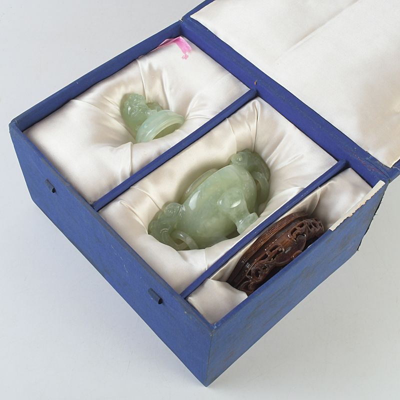 中国 玉石岫玉彫刻 雙耳活環 獅子鈕蓋爐 香炉 唐木台付 C S303 - メルカリ