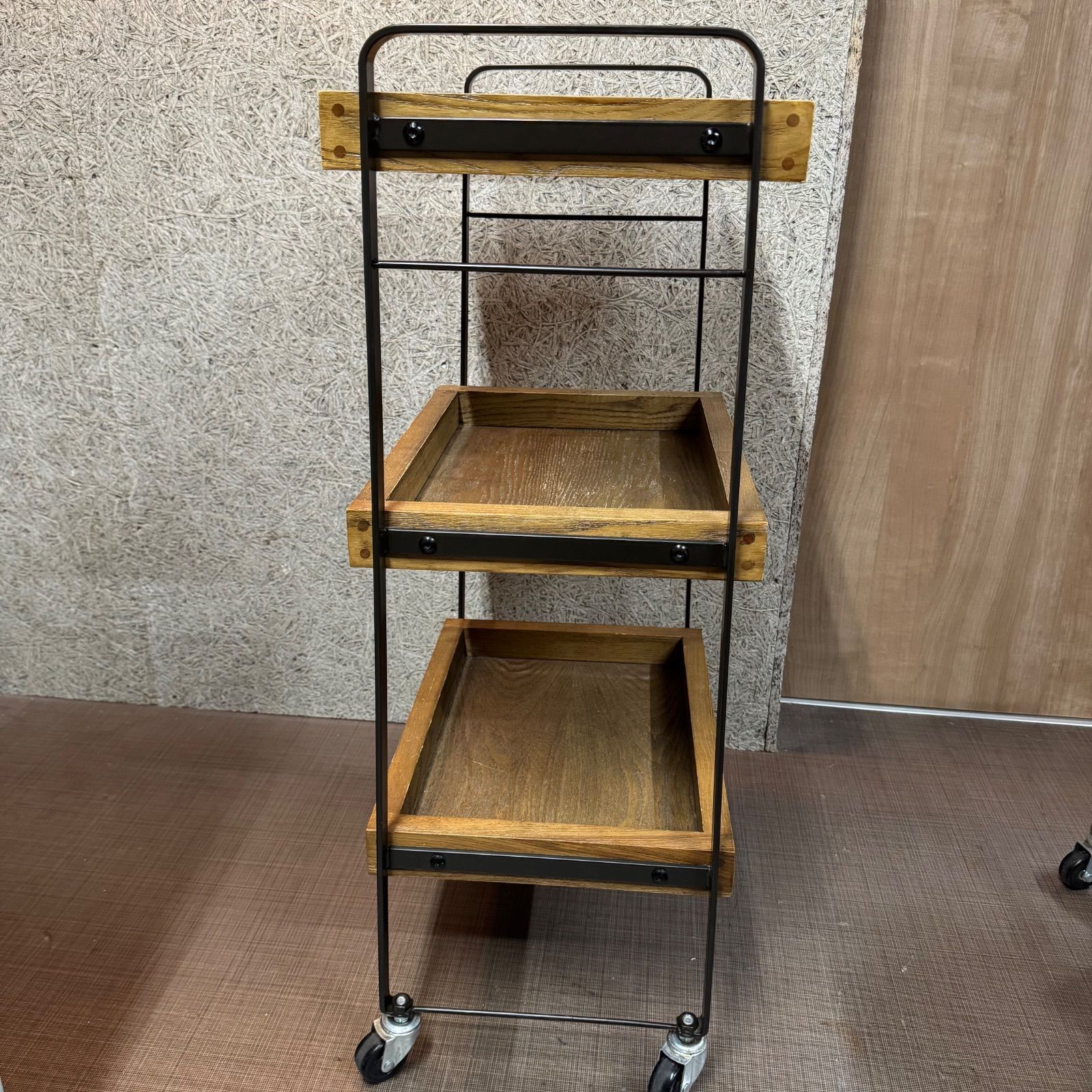 中古】マテリ キャスター付きワゴン ウッドワゴン 木製 理美容室に 中古】マテリ キャスター付きワゴン ウッドワゴン 木製 理美容室に