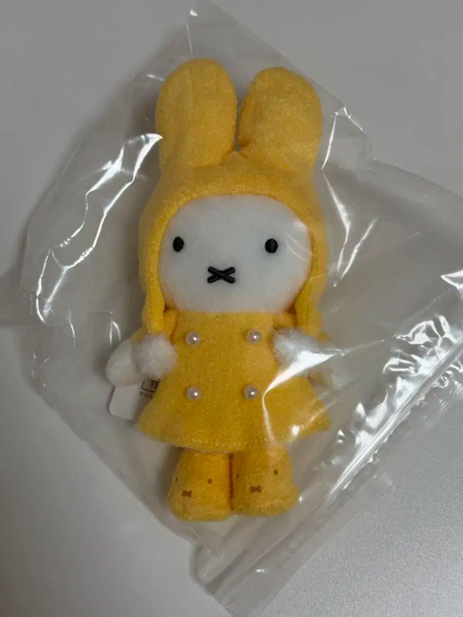 ロラライハリス♡ジグザグベージュファー生地♡刺繍の楕円底バッグ♡本