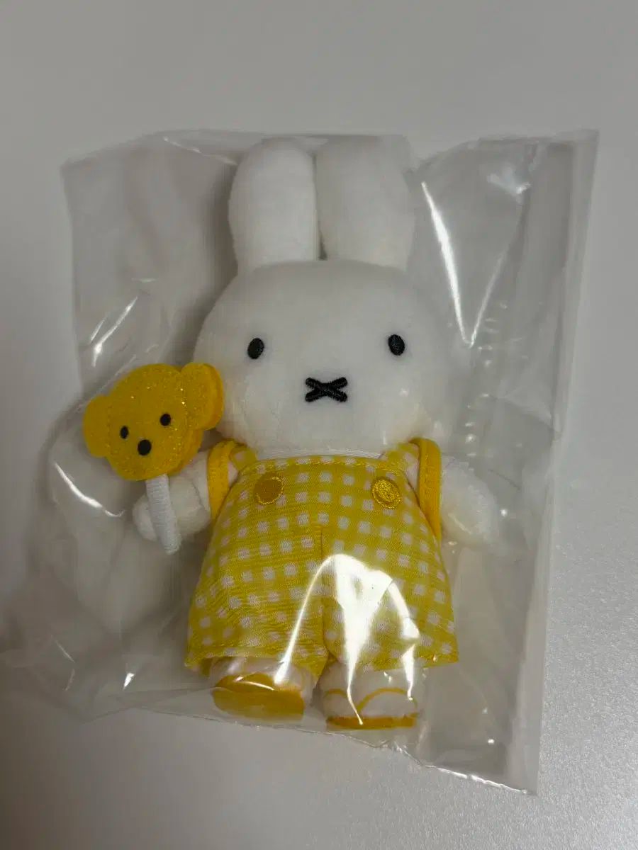 ミッフィーぬいぐるみイェローサスペンダー+クマ セール オランダ Just