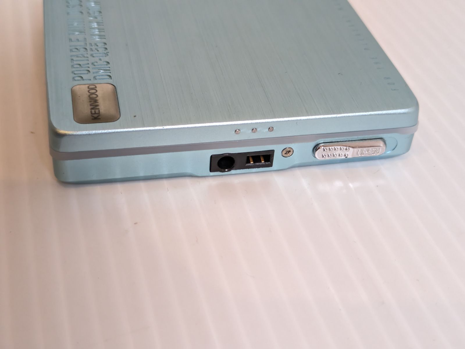 【動作確認済】KENWOOD ポータブルMDプレーヤー　DMC-Q55 ジャンク品 KENWOODケンウッド ポータブルMDプレーヤーDMC-Q55 - メルカリ