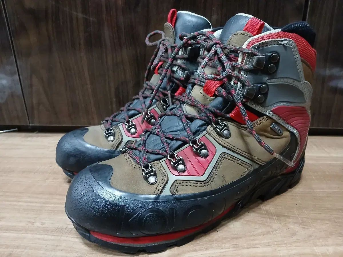 ゴアテックス 登山靴 ブラウン レッド 265mm