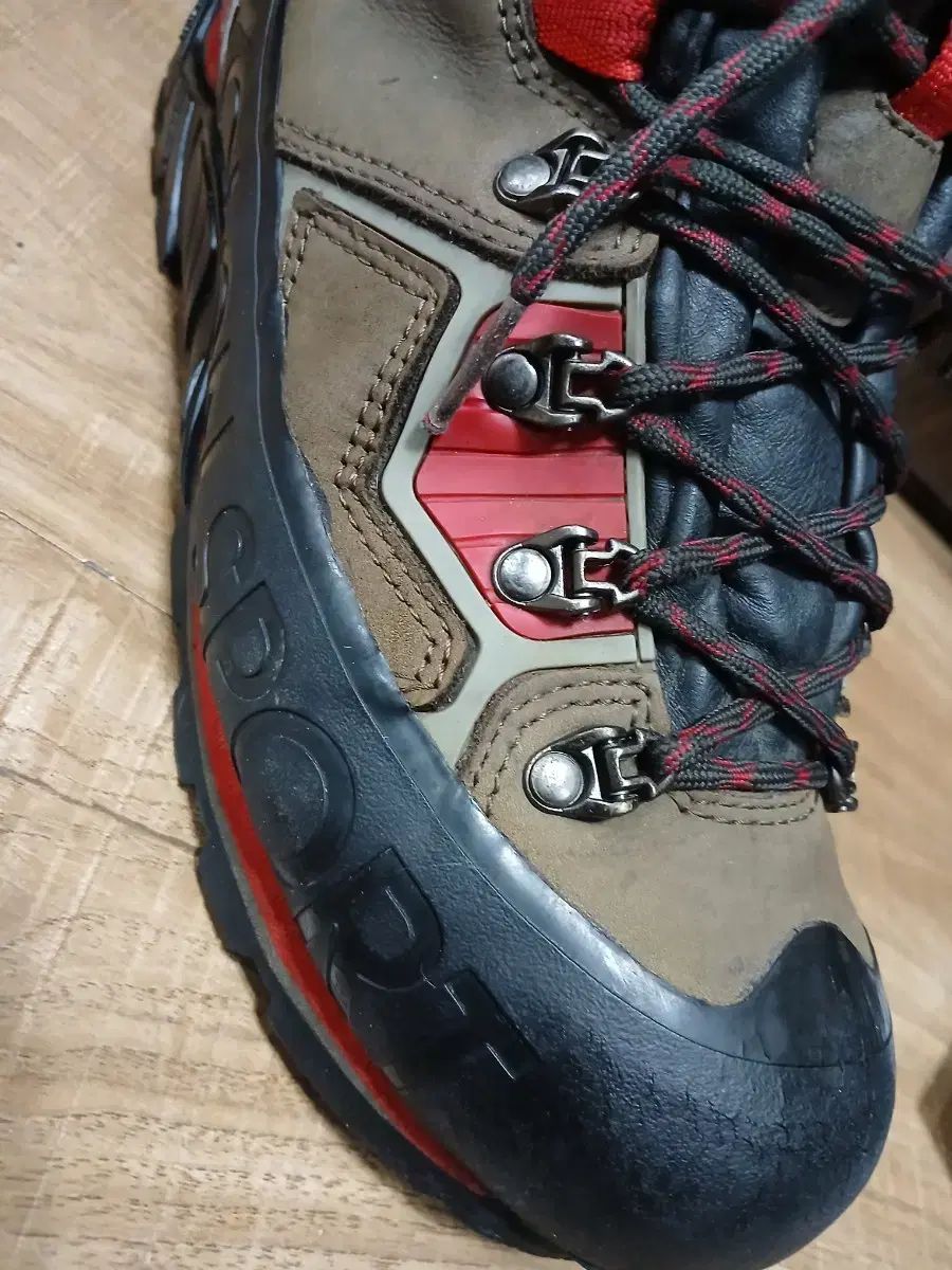 ゴアテックス 登山靴 ブラウン レッド 265mm SEKIKENZAI_JP