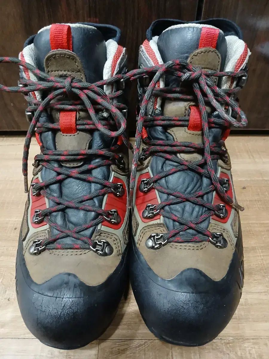 ゴアテックス 登山靴 ブラウン レッド 265mm