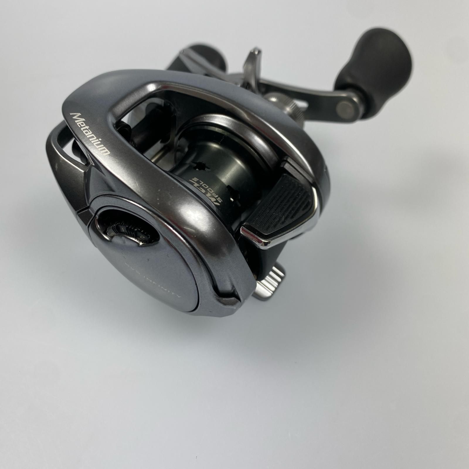 姫路東店 SHIMANO シマノ リール 22メタニウム シャローエディション ベイトリール 右ハンドル 86