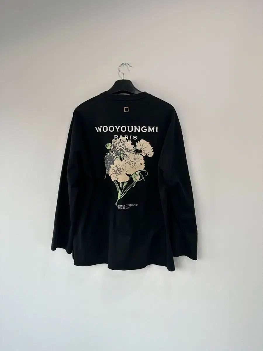 46 ウーヨンミ フラワー ロングスリーブ