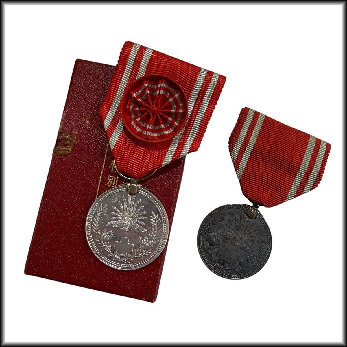 ◇社章◇日本赤十字社 男章銀特別社員章 2個セット 昭和21年 中古