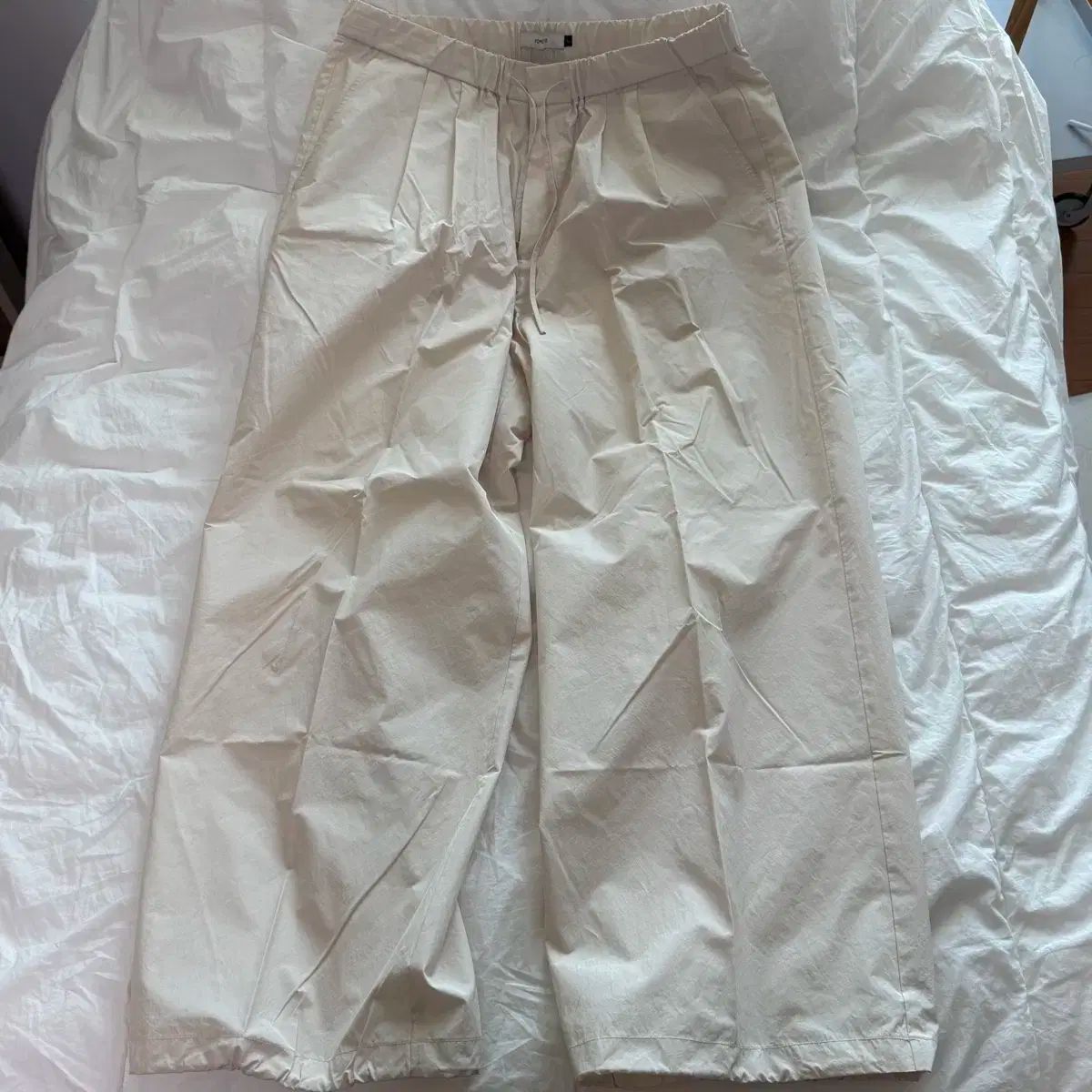 XL アモーメント ドローシャーリング パンツ エクリュ