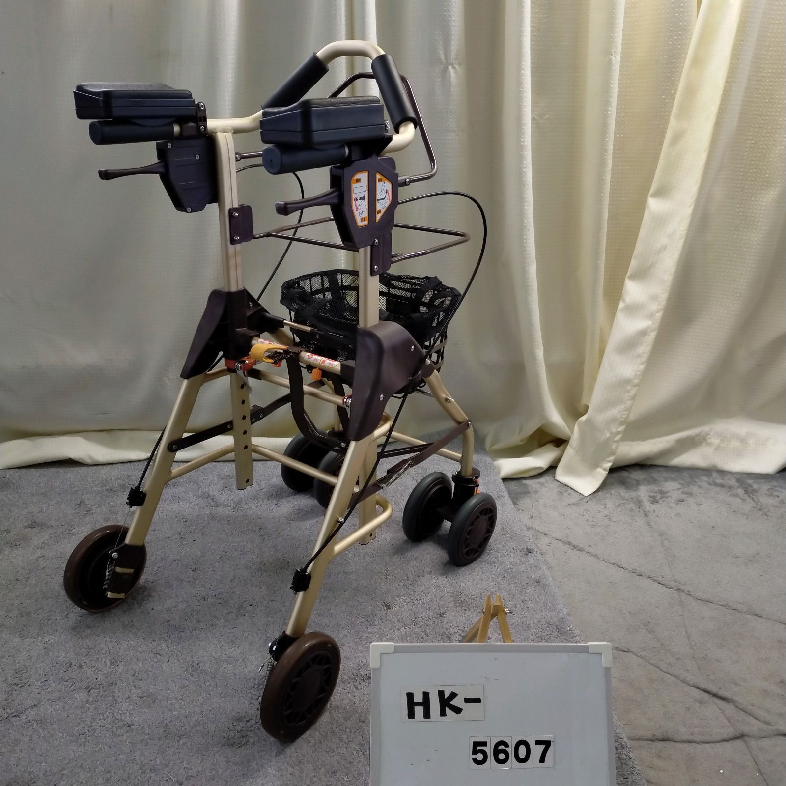 シルバーカー 歩行器