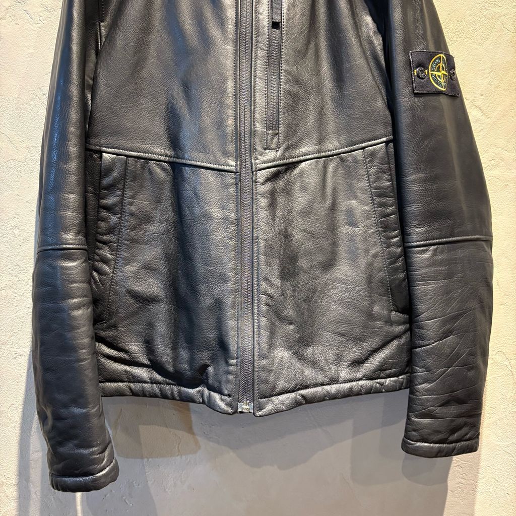 STONE ISLAND ストーンアイランド PRIMALOFT REVERSIVLE LEATHER STONE ISLAND ストーンアイランド PRIMALOFT REVERSIVLE LEATHER