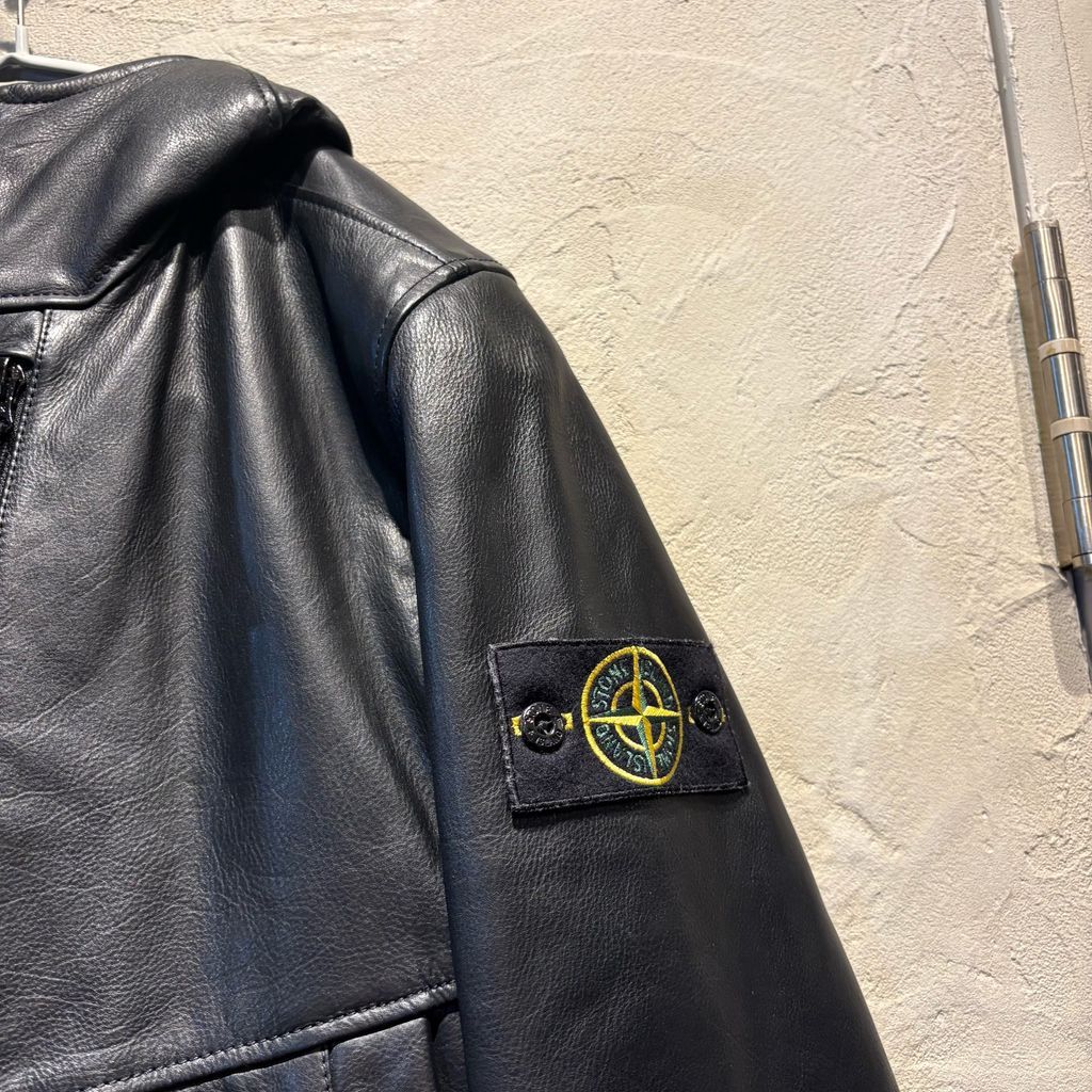 STONE ISLAND ストーンアイランド PRIMALOFT REVERSIVLE LEATHER STONE ISLAND ストーンアイランド PRIMALOFT REVERSIVLE LEATHER