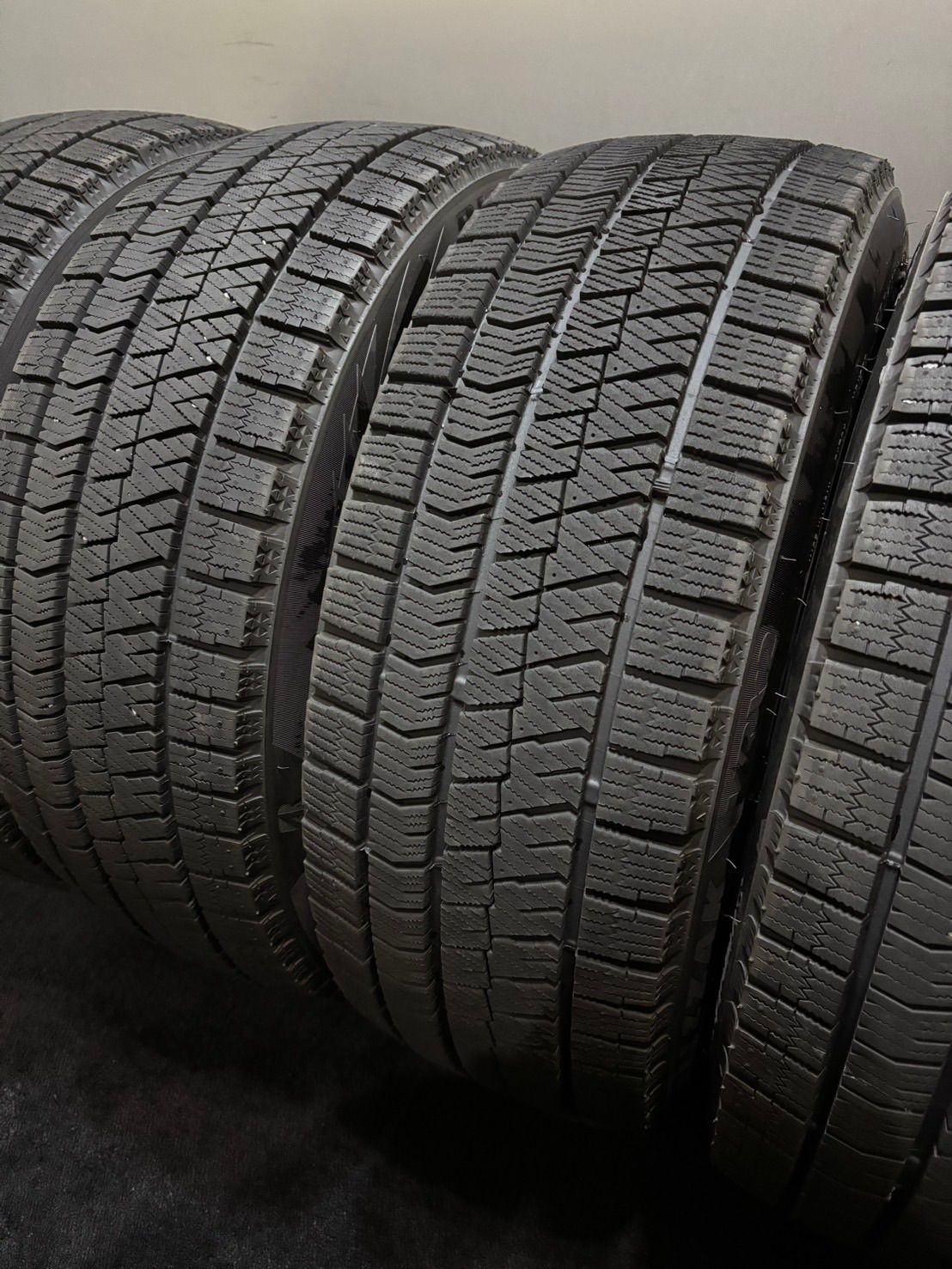 ☆225/45R18 BRIDGESTONE/VRX2 24年製 スタッドレス 4本 ブリヂストン