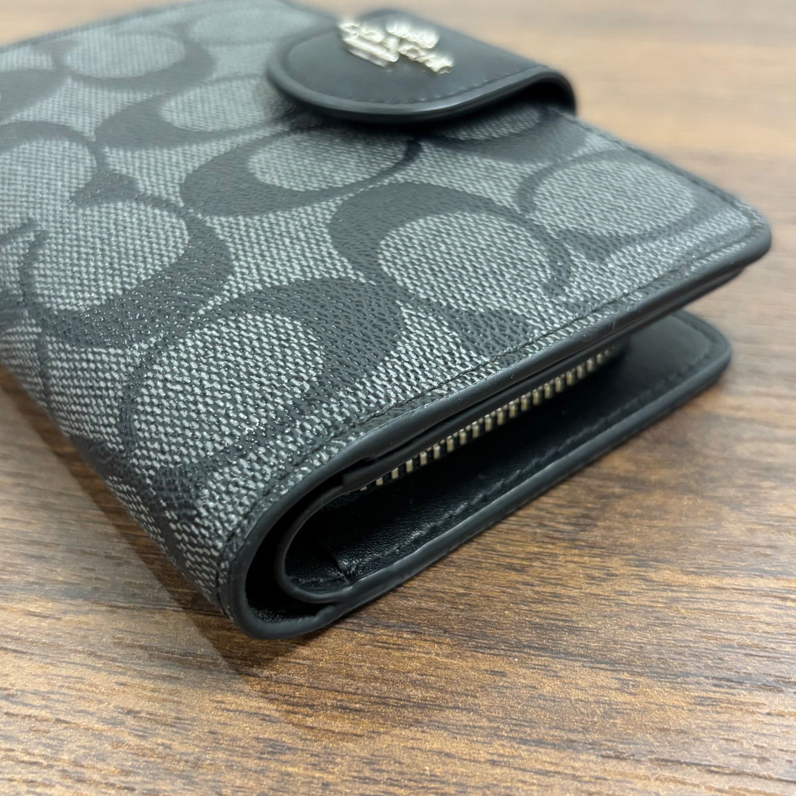 ミディアムコーナージップウォレット