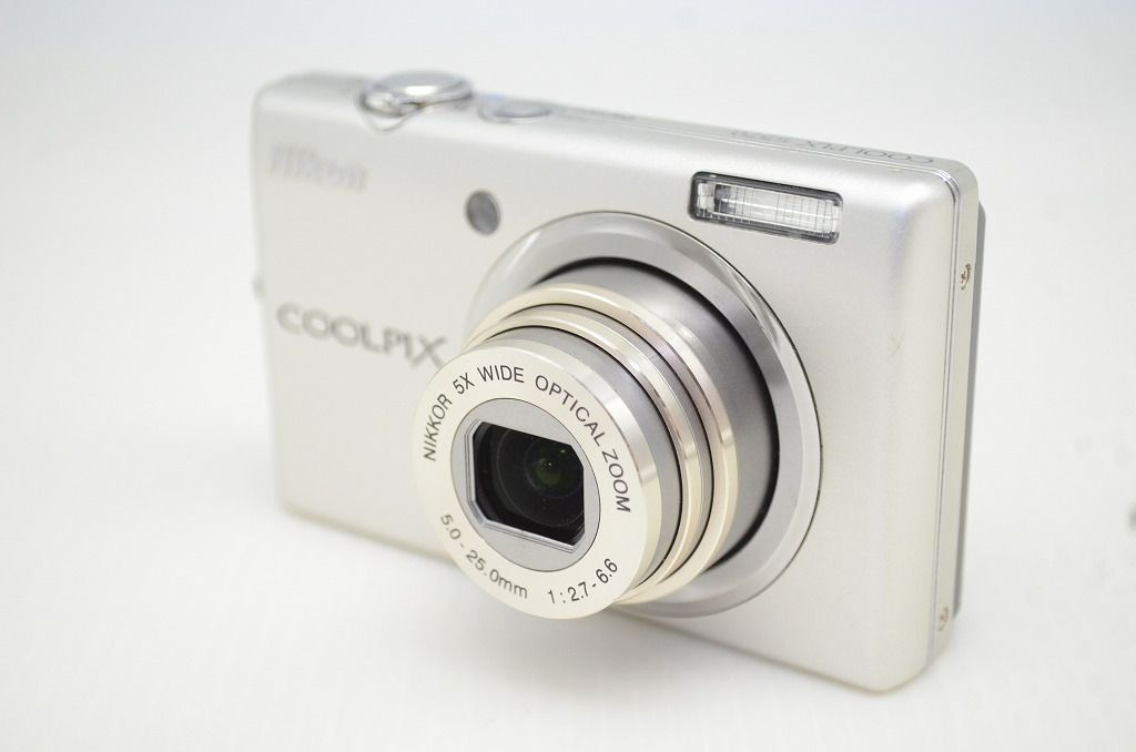 Nikon ニコン COOLPIX S570 コンパクトデジタルカメラ シルバー 251030s