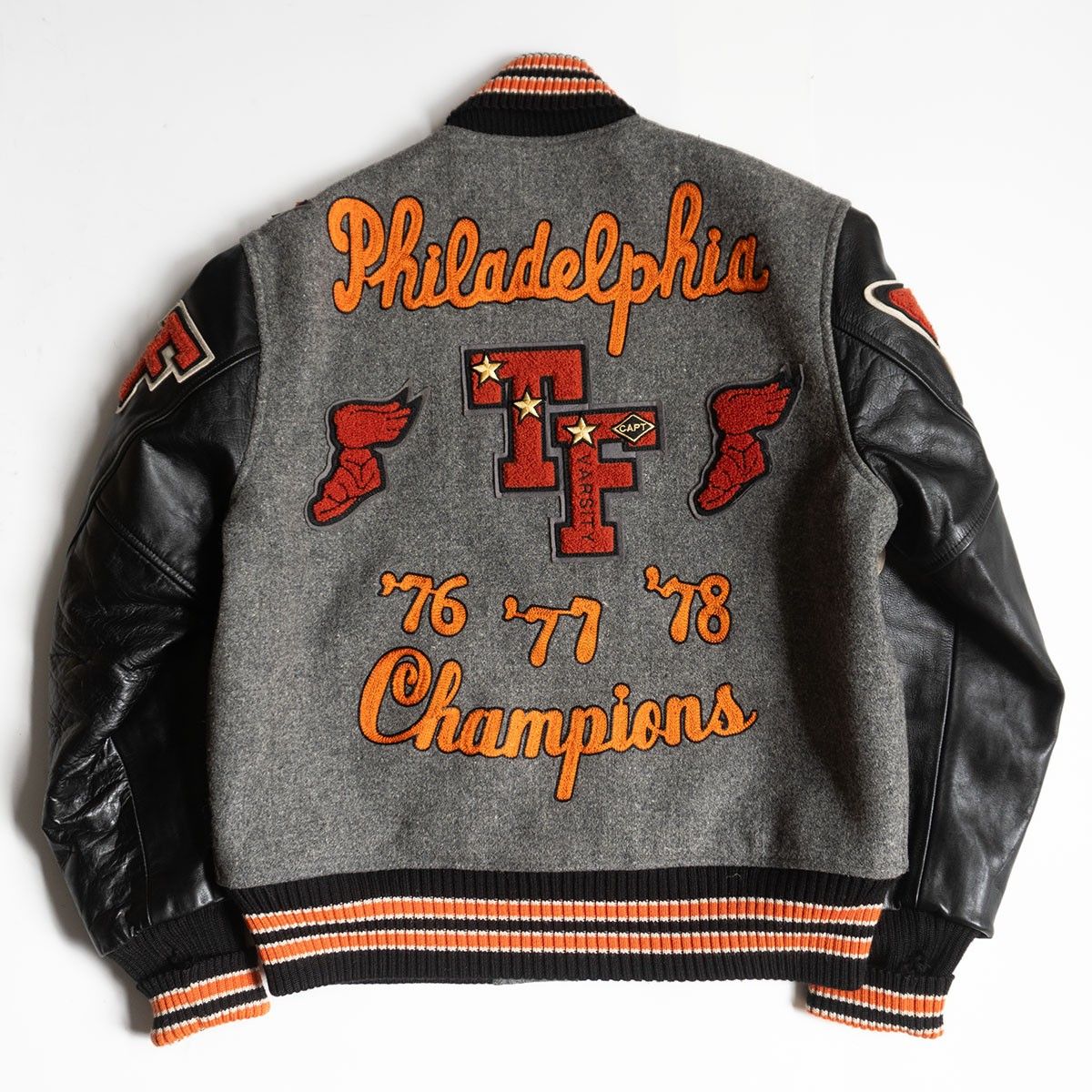 美品】WHITESVILLE【フルデコ レザースリーブ スタジャン】38