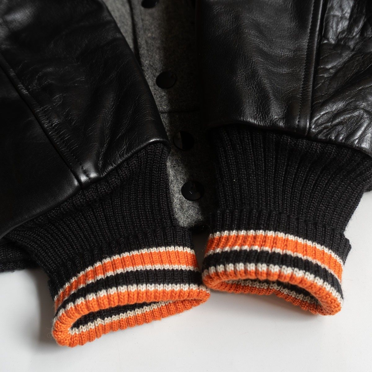 美品】WHITESVILLE【フルデコ レザースリーブ スタジャン】38  