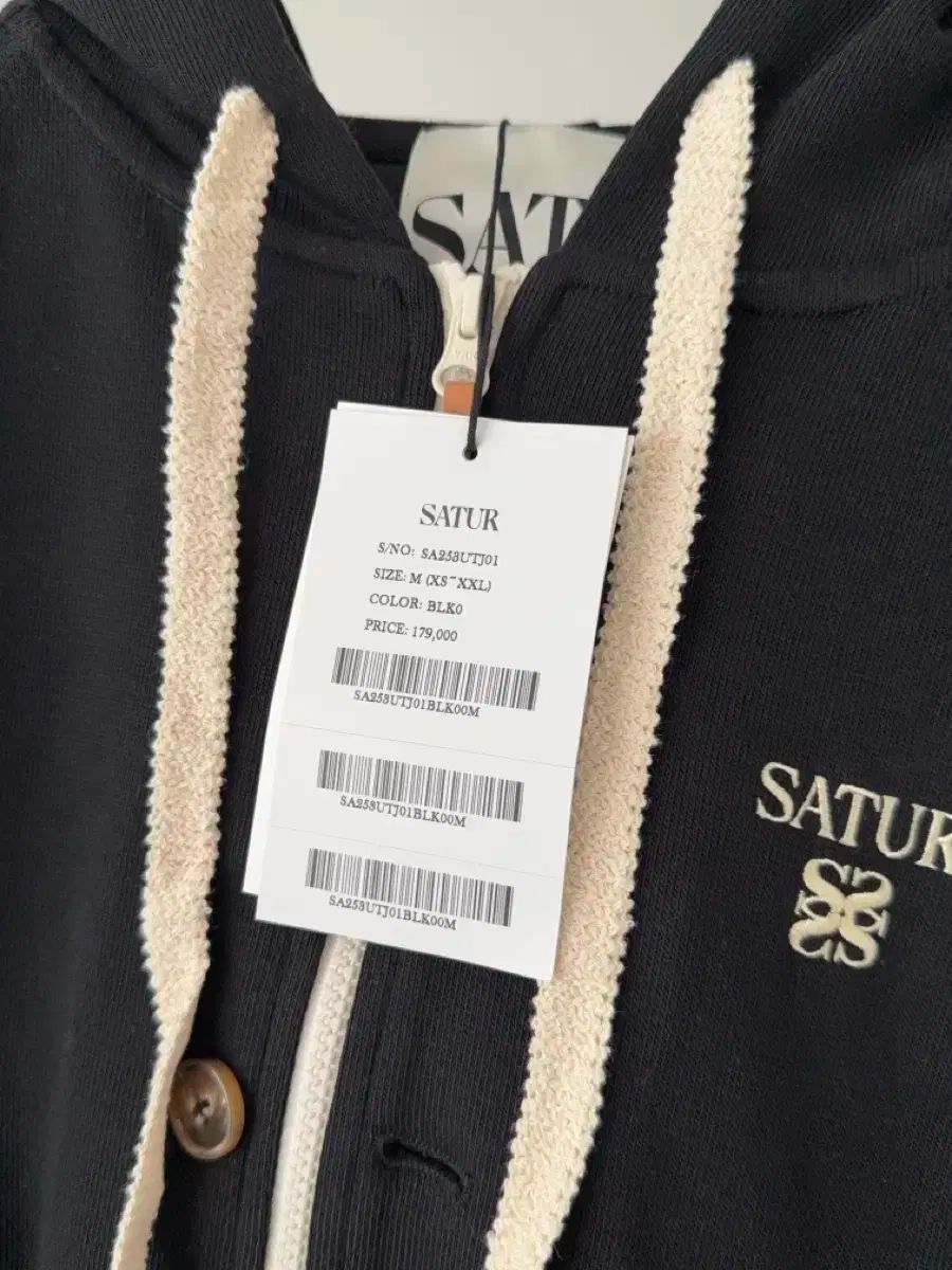 ジップアップ ブラック