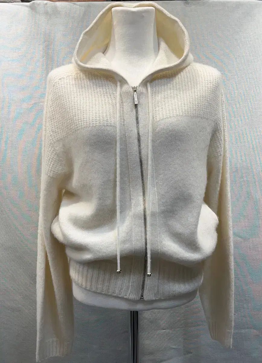 水曜日まで MINE ニット フードジップアップ アイボリー 90