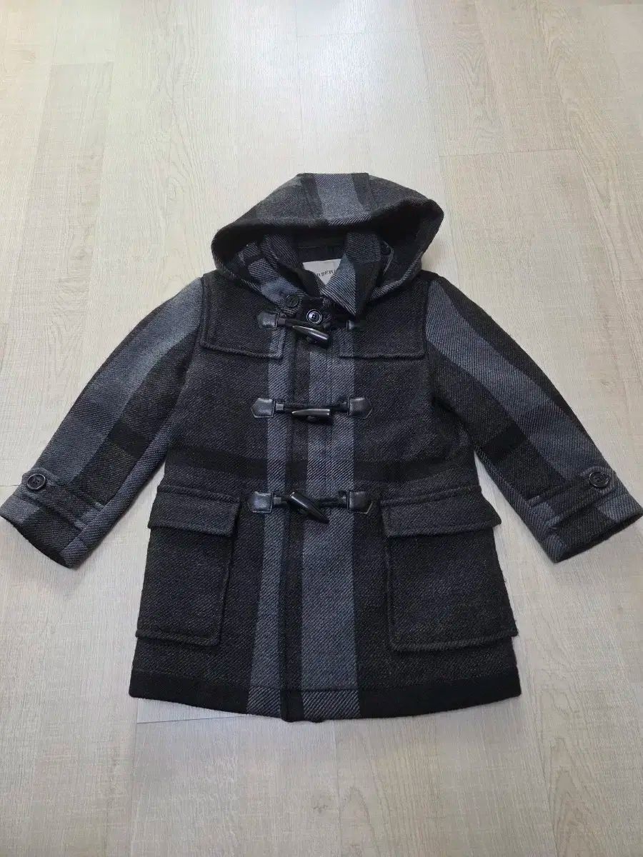 4 Y バーバリーキッズ ダッフル コート