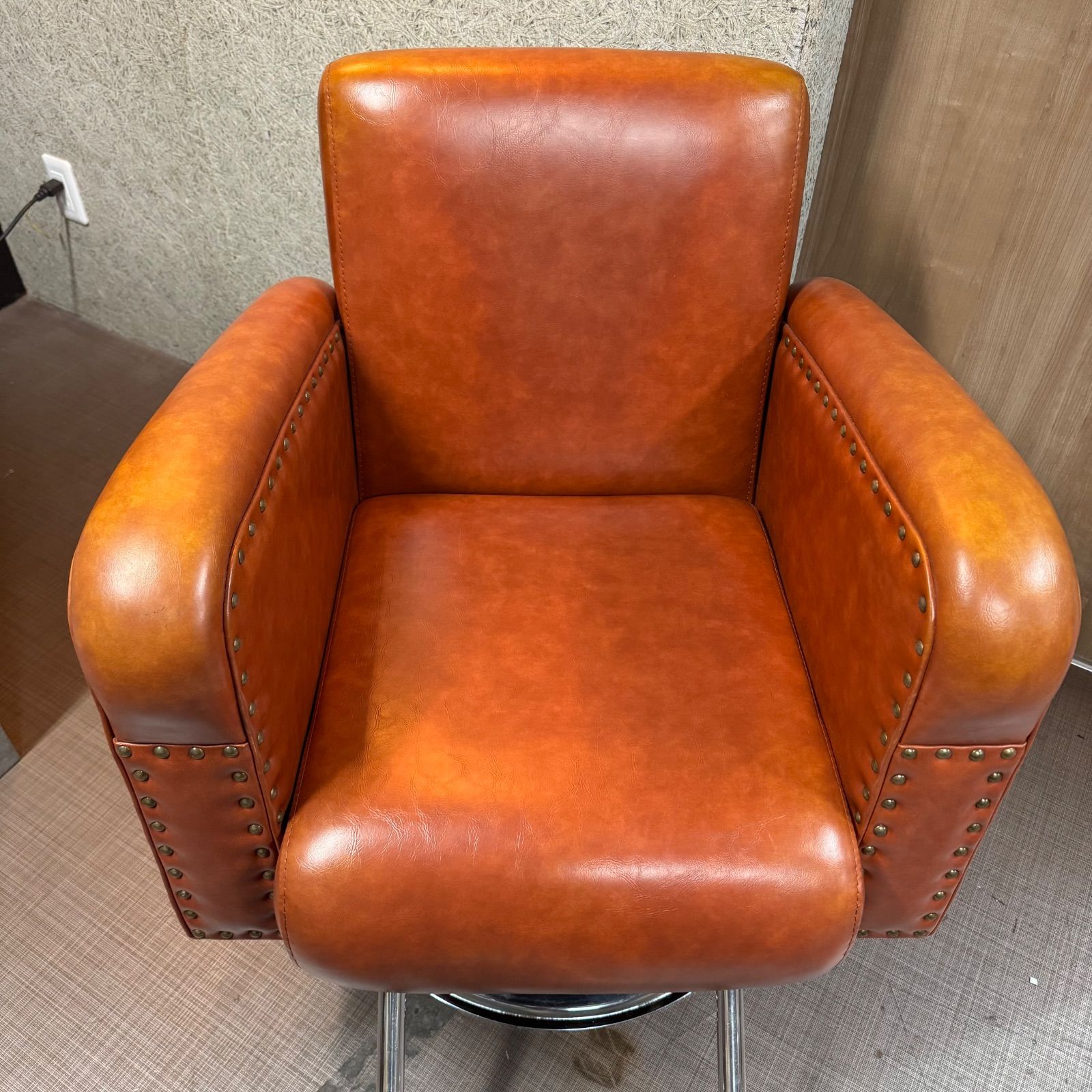 SAYAKA【中古】mateli美容室スタイリングチェア 中古】マテリ スタイリングチェア mateli 一脚のみです！理美容室に