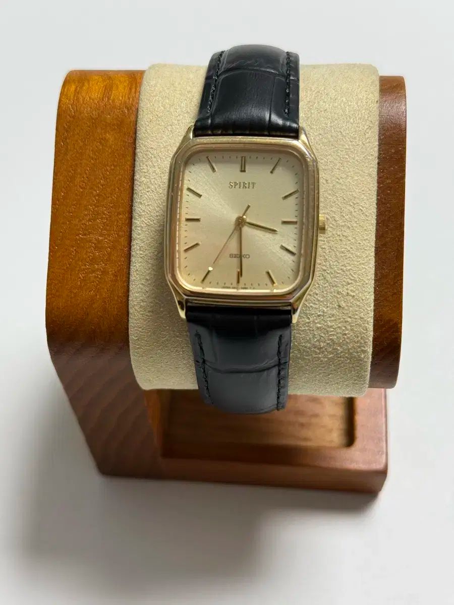 SEIKO スピリット Starship Square スタシ GOLD