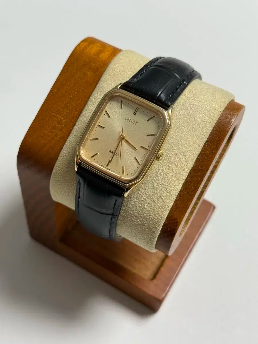 SEIKO スピリット Starship Square スタシ GOLD