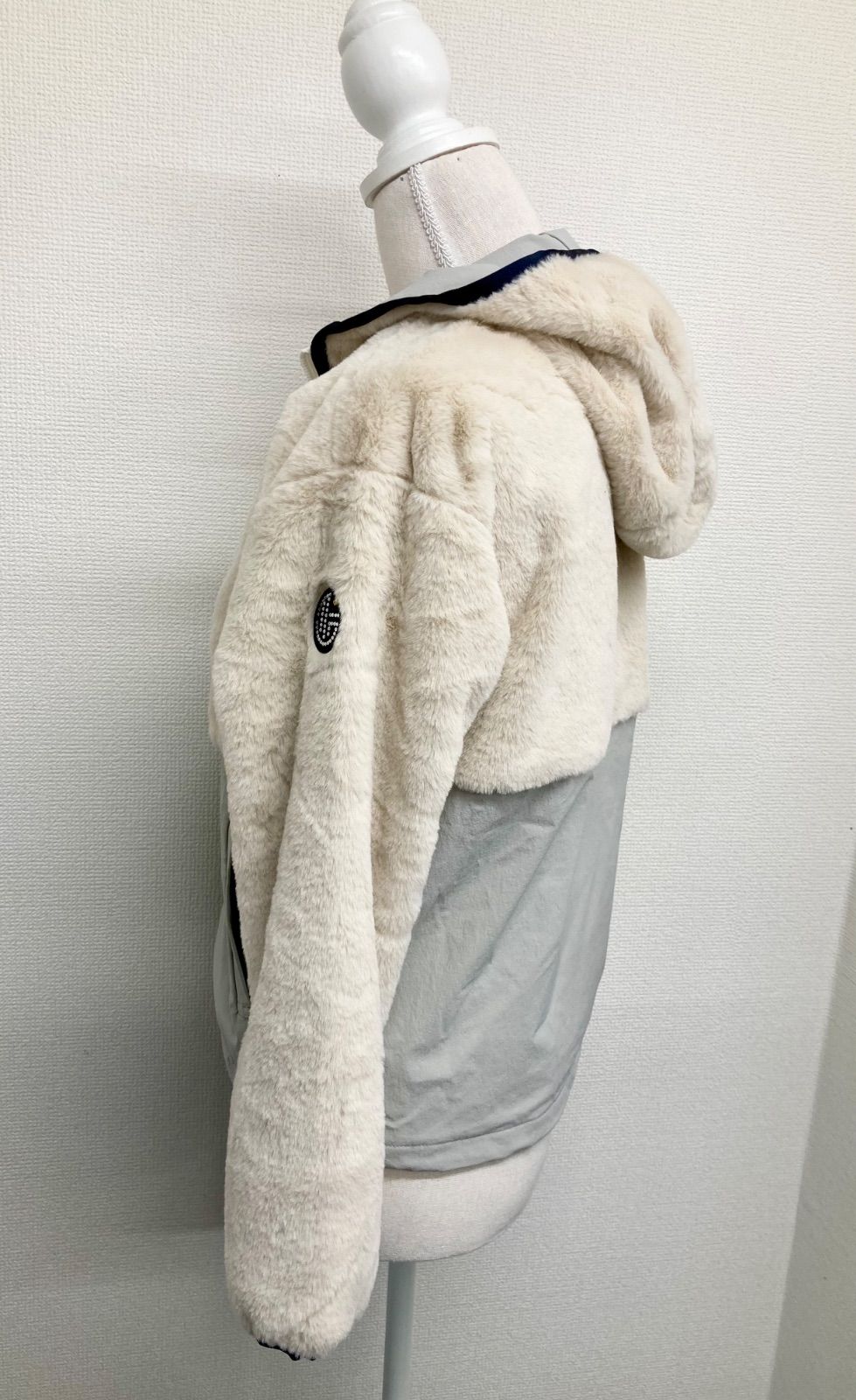 MIZUNO ミズノ MGF 発熱素材 ブレスサーモハイブリッドフーディ レディース ホワイト クリアランス フェイクファー ジャケット