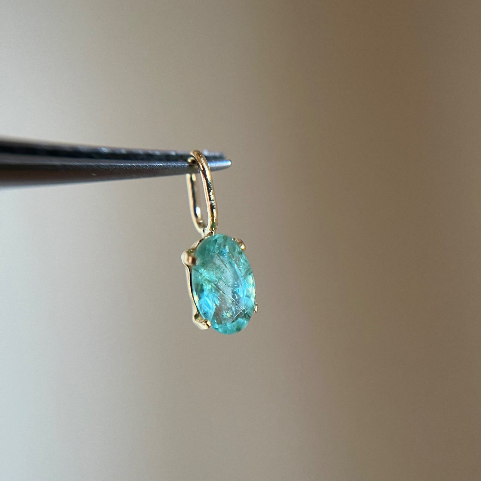 K18 エチオピア産天然エメラルド ペンダントトップ 18金イエロー