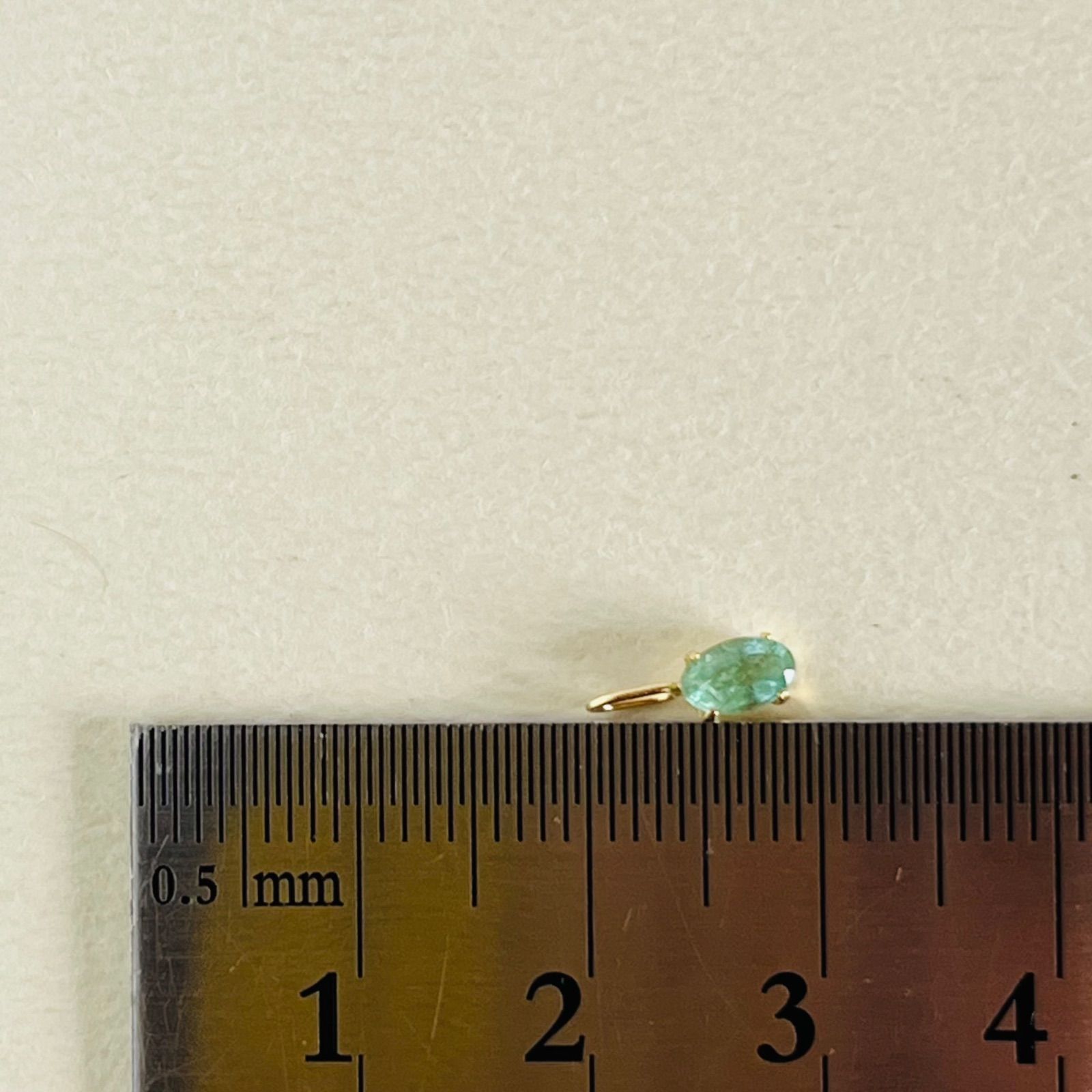 K18 エチオピア産天然エメラルド ペンダントトップ 18金イエロー