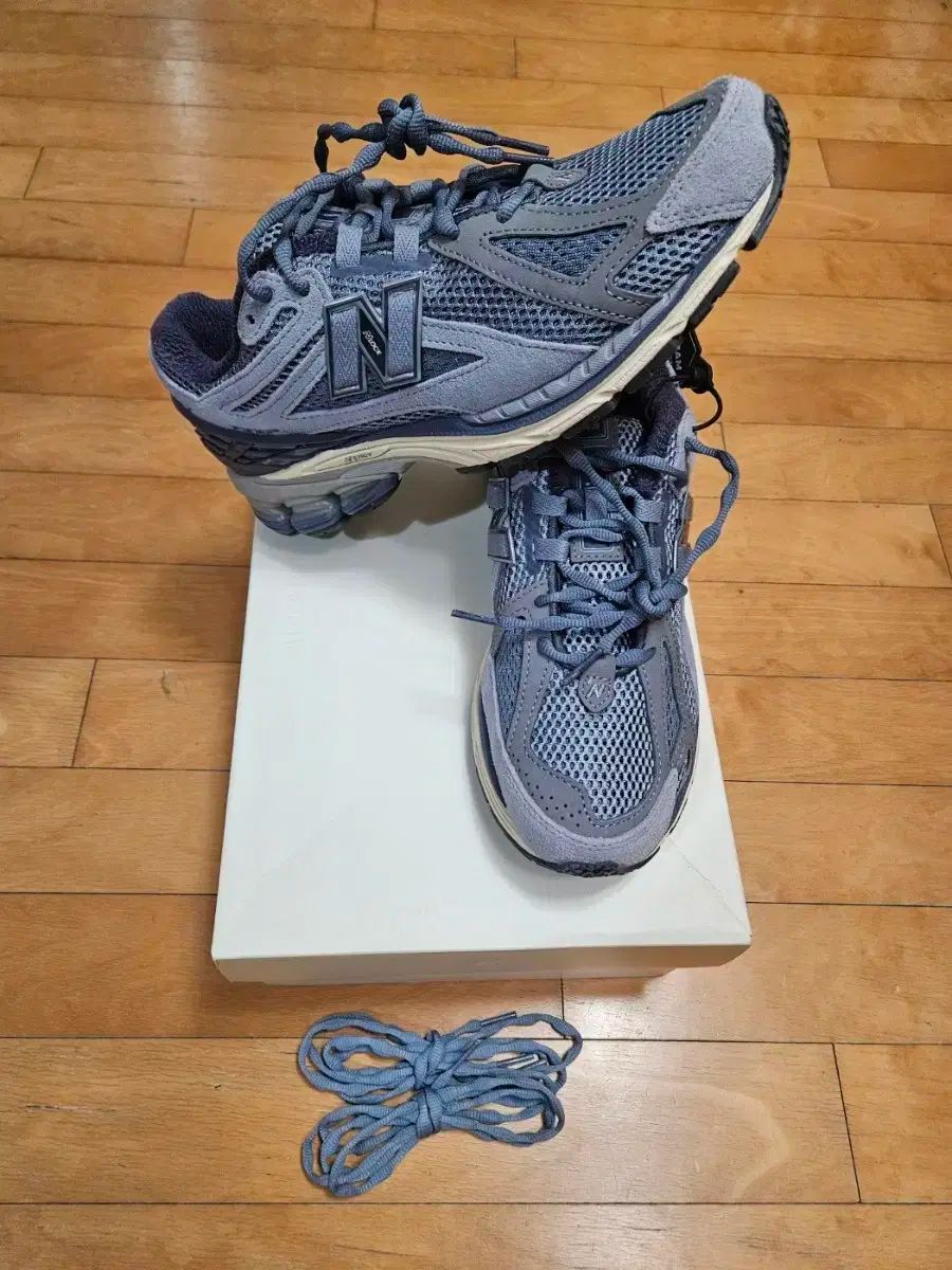 270 オーラリー x ニューバランス 1906 フリントストーン M1906RAL