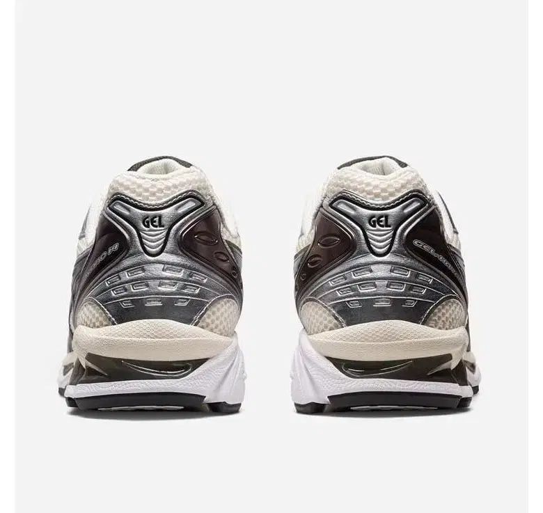 ランニングシューズ