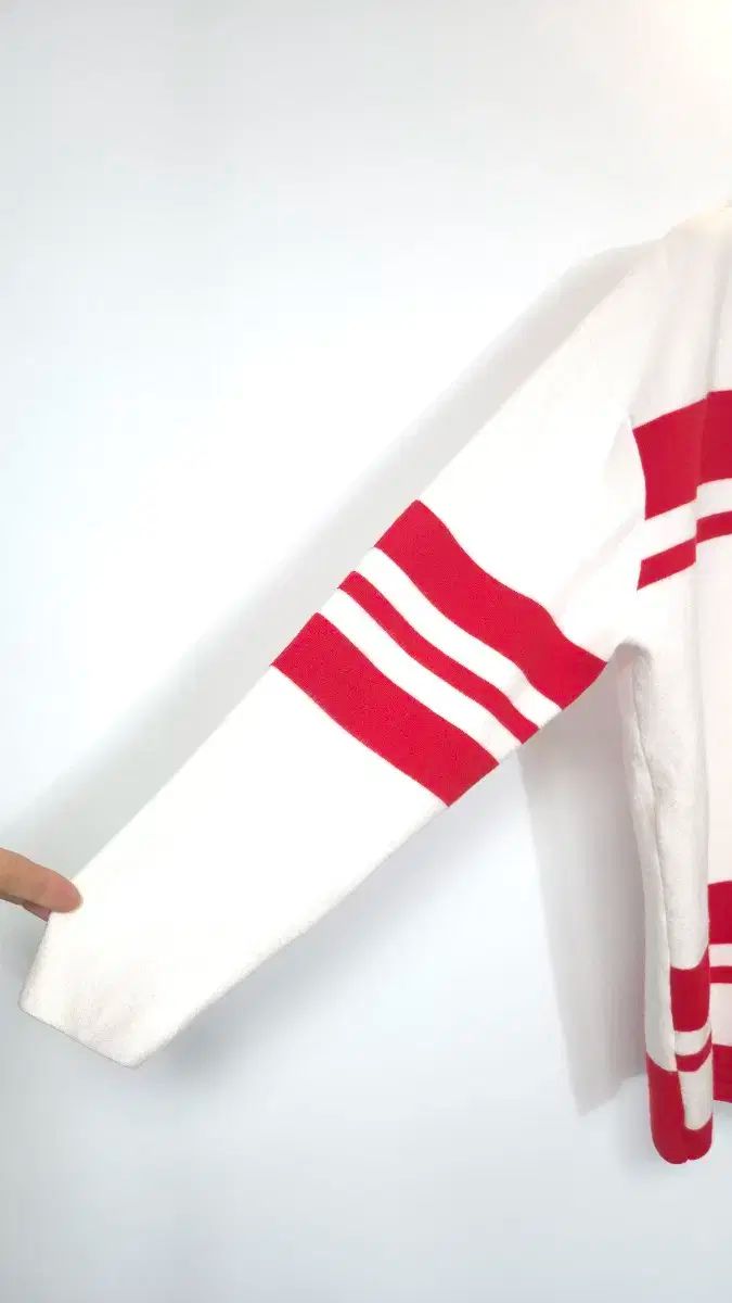 サンドロ Vネック