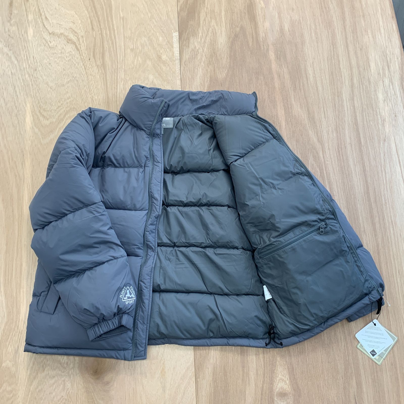 メンズダウンジャケット パラディーゾ Lサイズ グレー 新品未使用 ピレネックス メンズ ダウン PYRENEX ブランド ダウンジャケット