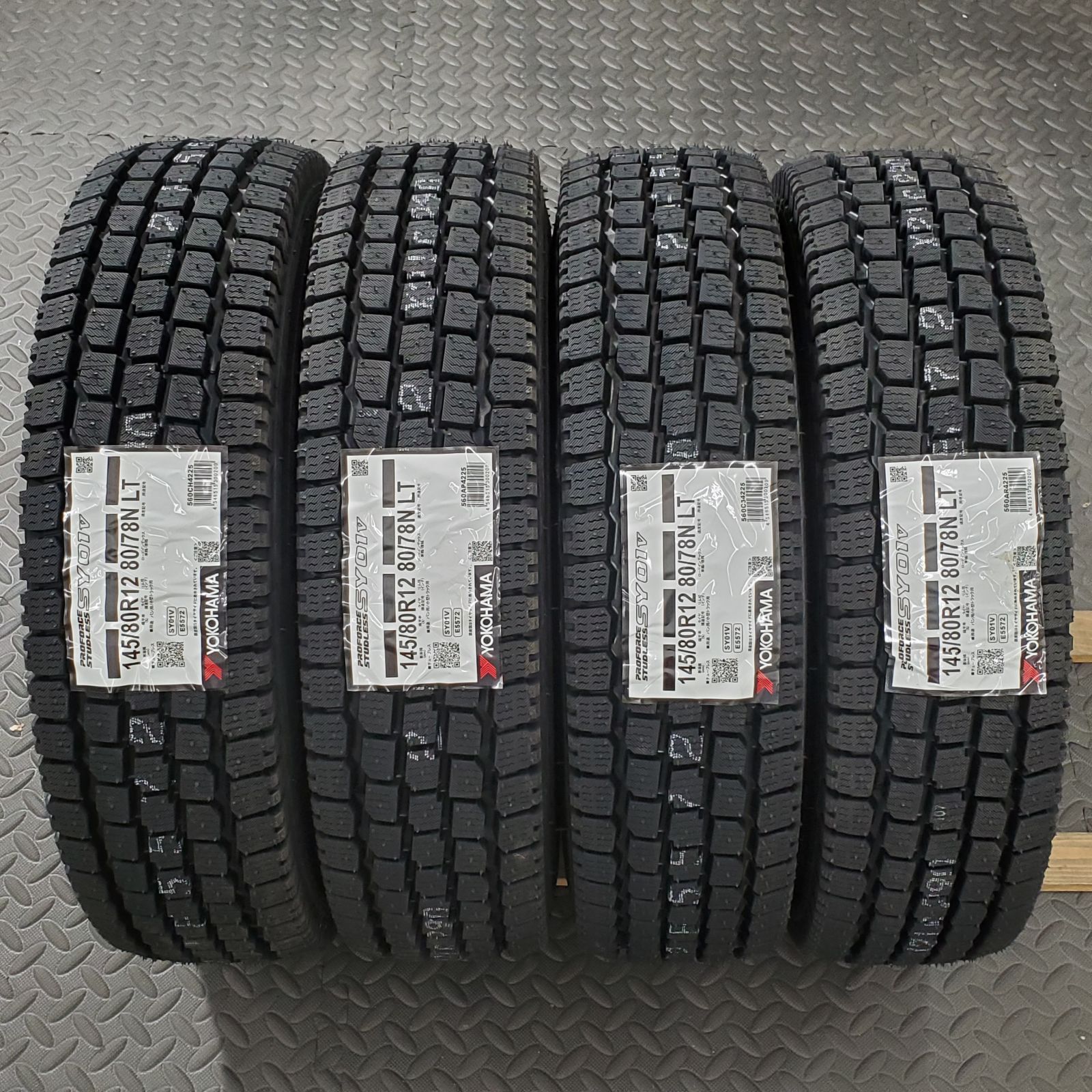 スタッドレスタイヤ