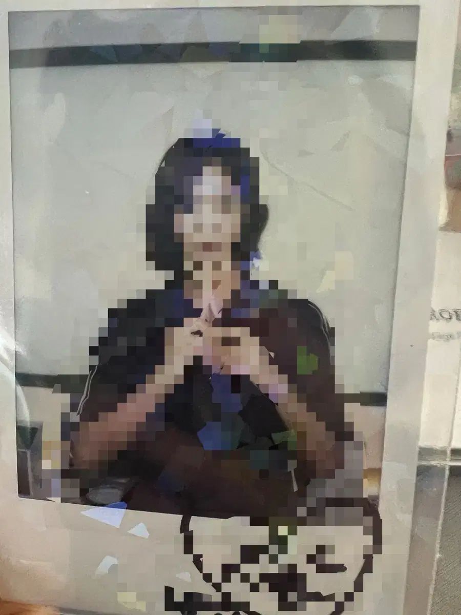 トリプルS ニエン サイン入りポラロイド