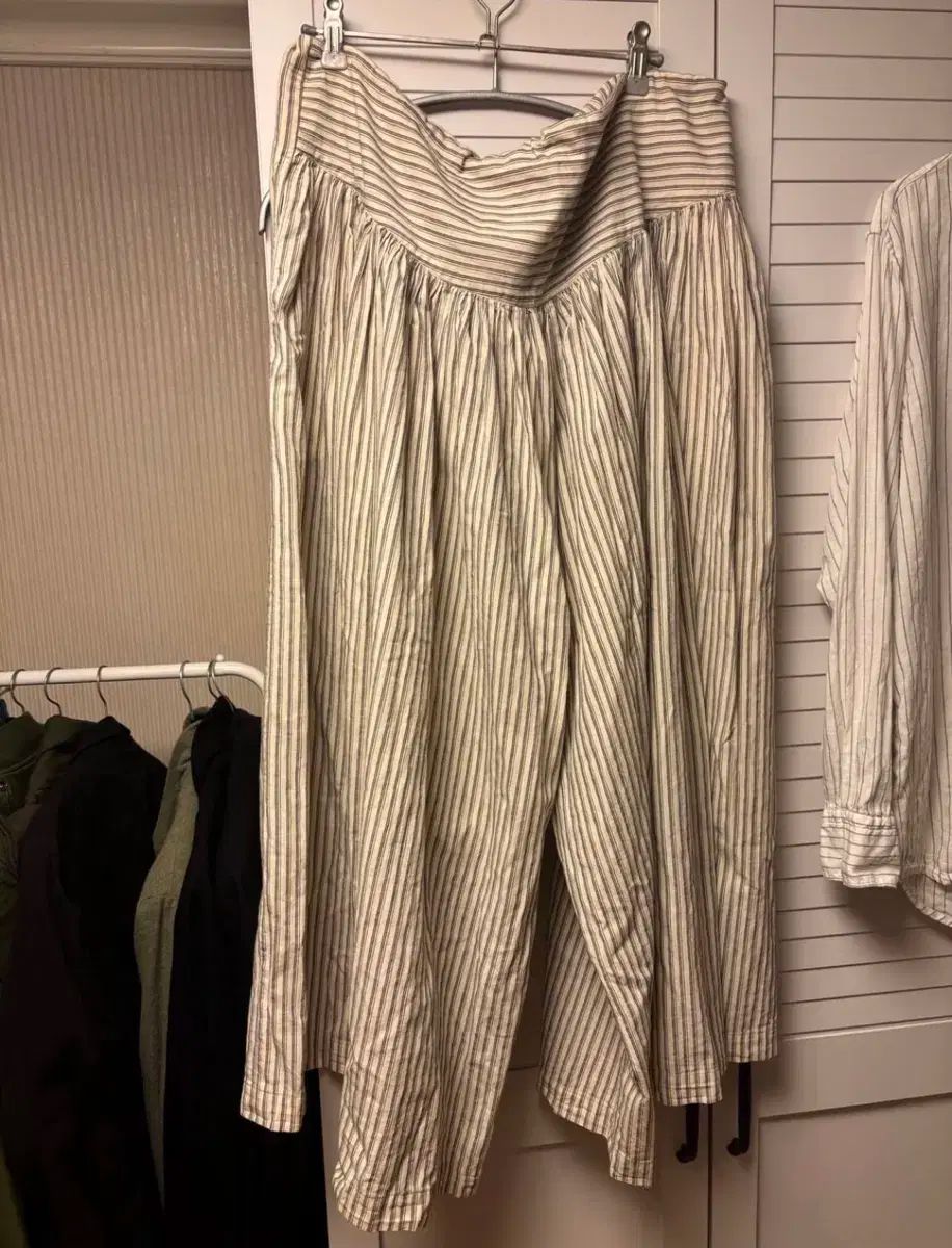 ブラスブラム vlas blomme シャーリング パンツ