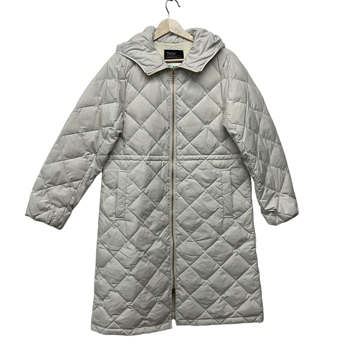 TAION タイオン ダウンコート サイズM レディース - アイボリー 長袖 キルティング ジップアップ 冬 UNFILOコラボ