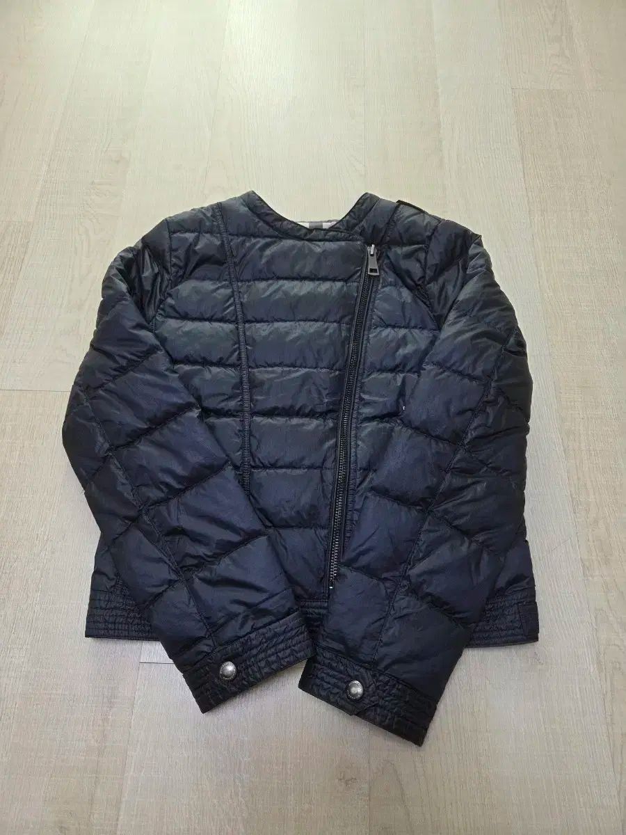 10 Y バーバリーキッズ 軽量 ショート ダウン ジャケット