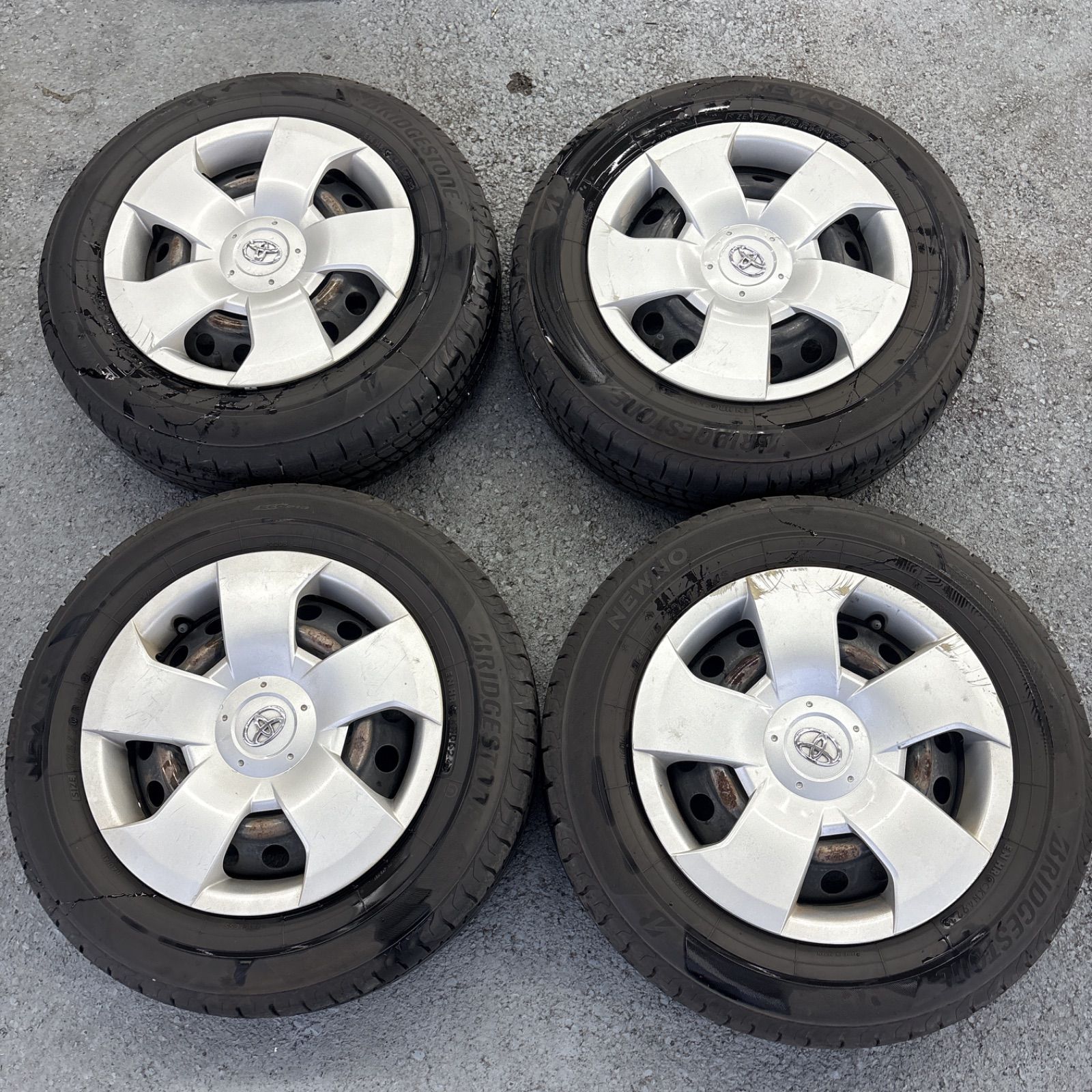 最終値下げ【送料無料】トヨタ シエンタ 純正ホイールタイヤセット 175