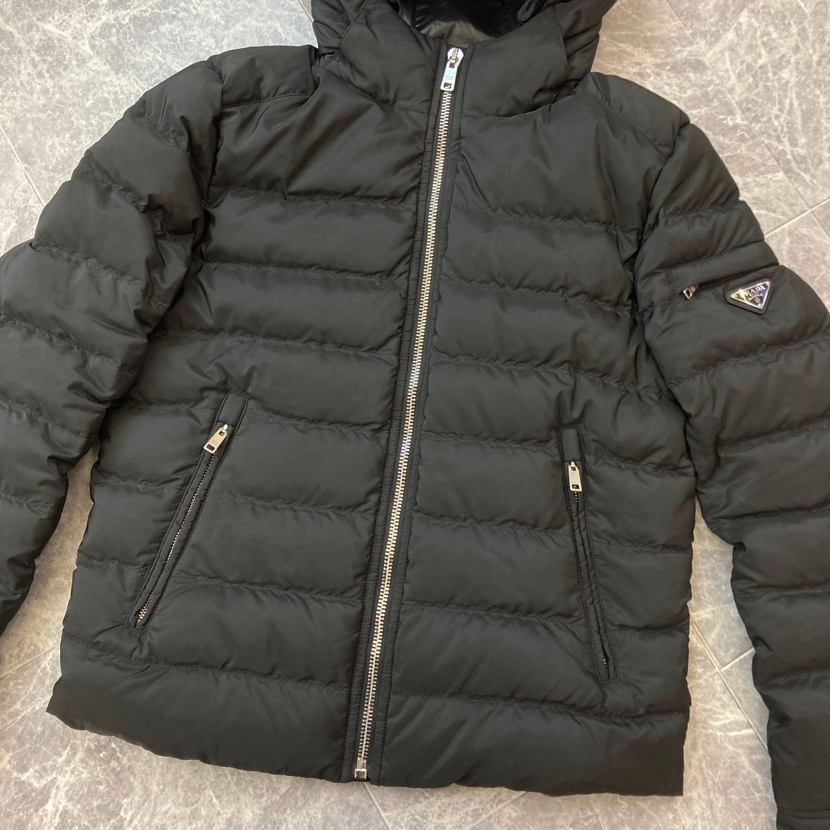 PRADA プラダ トライアングルロゴ ダウンジャケット SGH072 R232 1060 