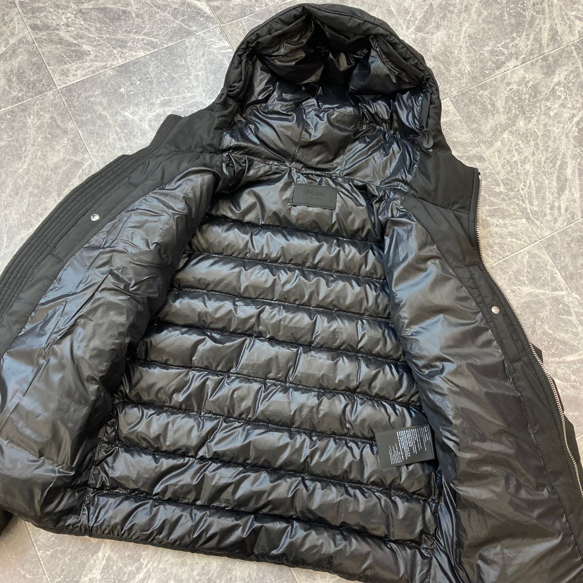 PRADA プラダ トライアングルロゴ ダウンジャケット SGH072 R232 1060 