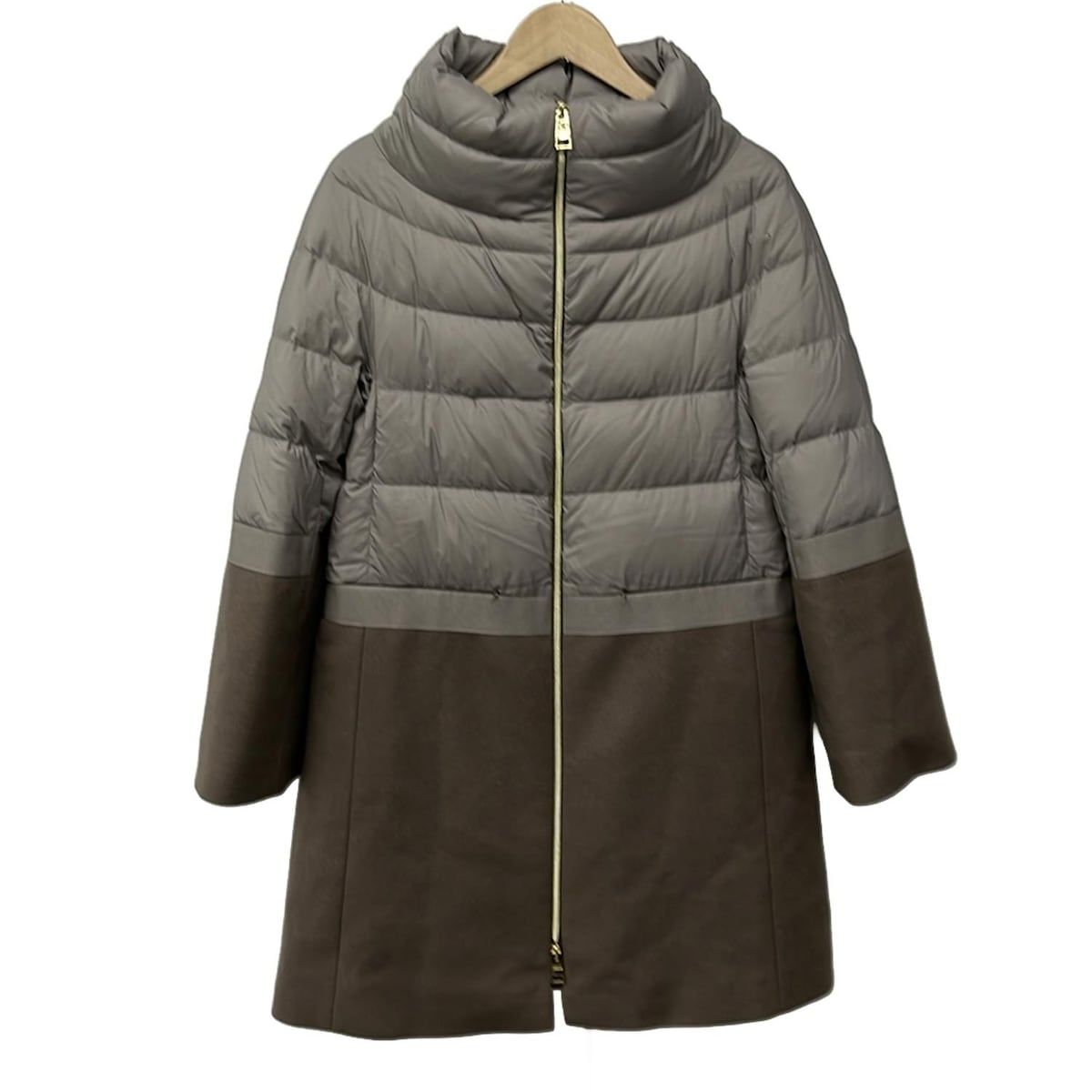 HERNO ヘルノ ダウンコート サイズ44 L レディース - グレーベージュ 長袖 秋 冬