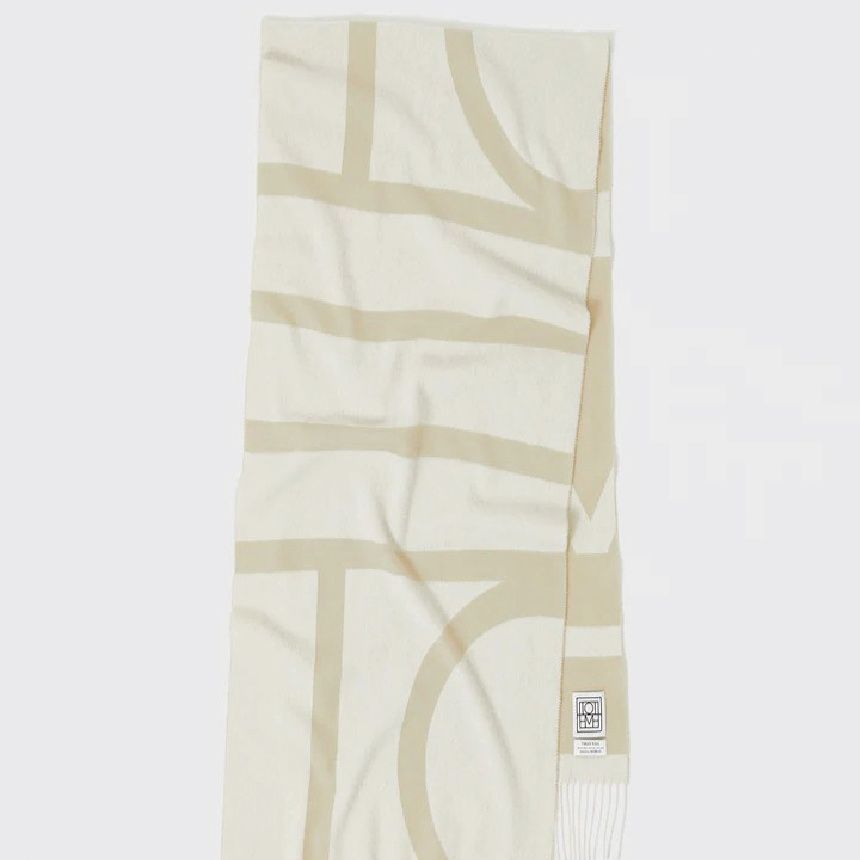 · Toteme トーテム マフラー MONOGRAM JACQUARD WOOL SCARF マフラー スカーフ ストール モノグラム ジャガード ウール フリンジ レディース