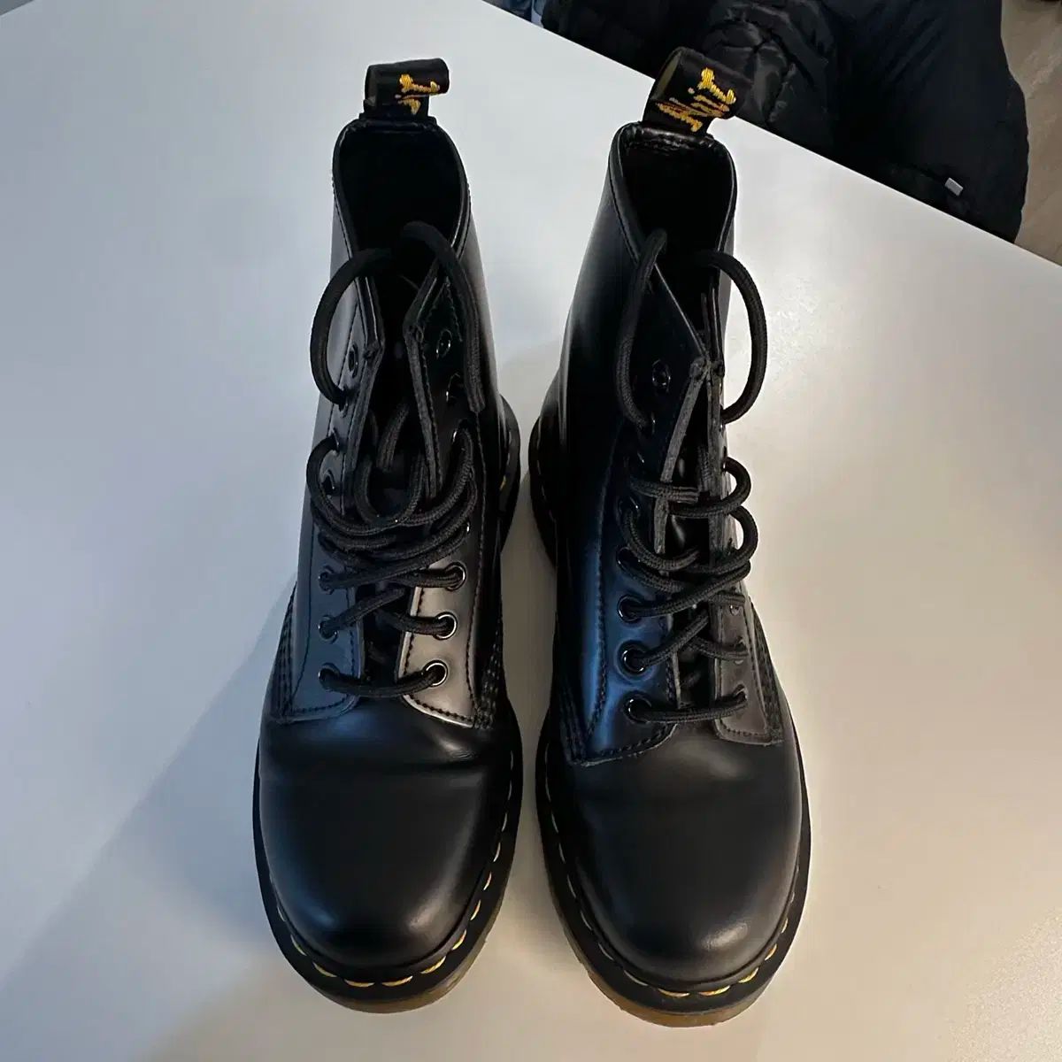 DR. MARTENS
